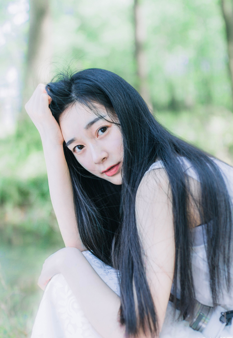 人生最低处有一个好处，就是无论从哪个方向努力，都是向上。